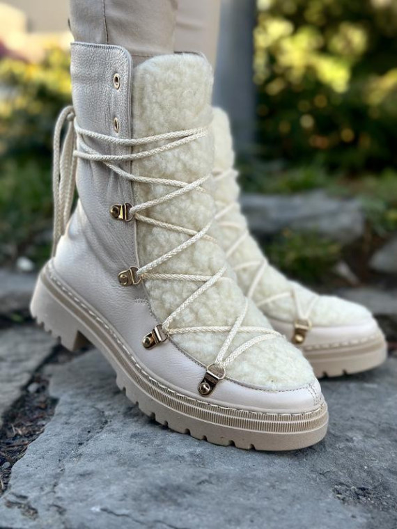 Beżowe śniegowce damskie skórzane