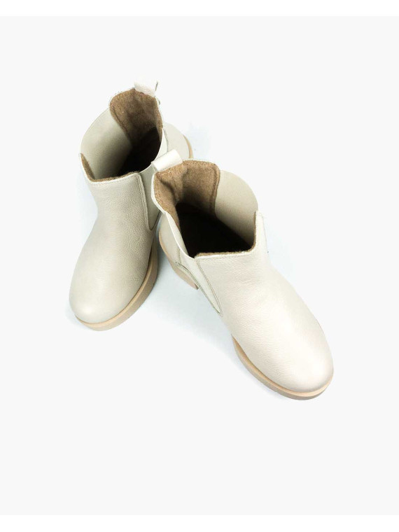 Beżowe botki damskie skórzane