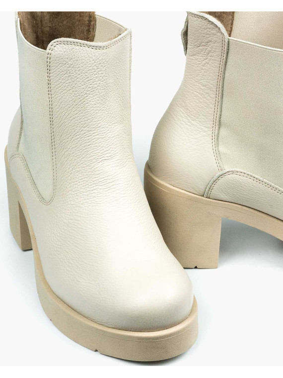 Beżowe botki damskie skórzane