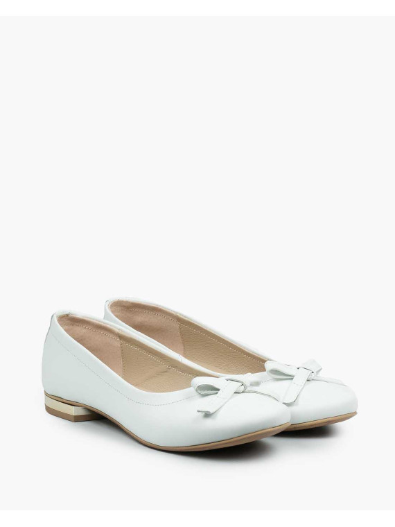 Białe baleriny damskie skórzane