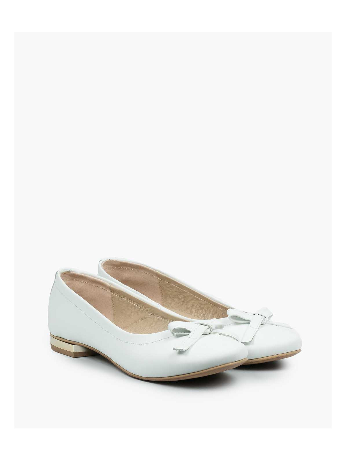 Białe baleriny damskie skórzane
