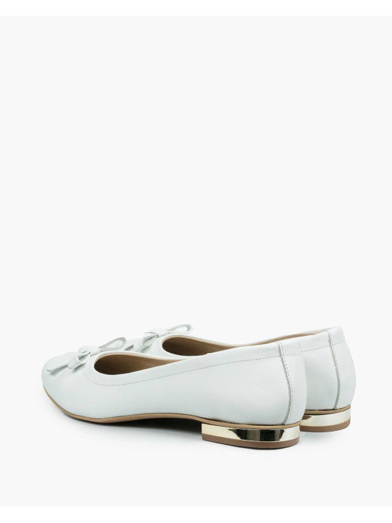 Białe baleriny damskie skórzane