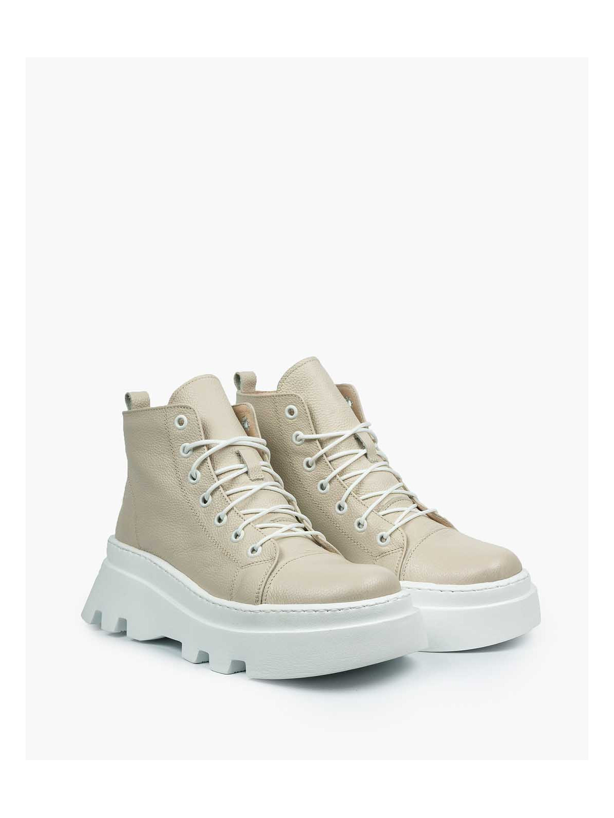 Beżowe trapery damskie skórzane