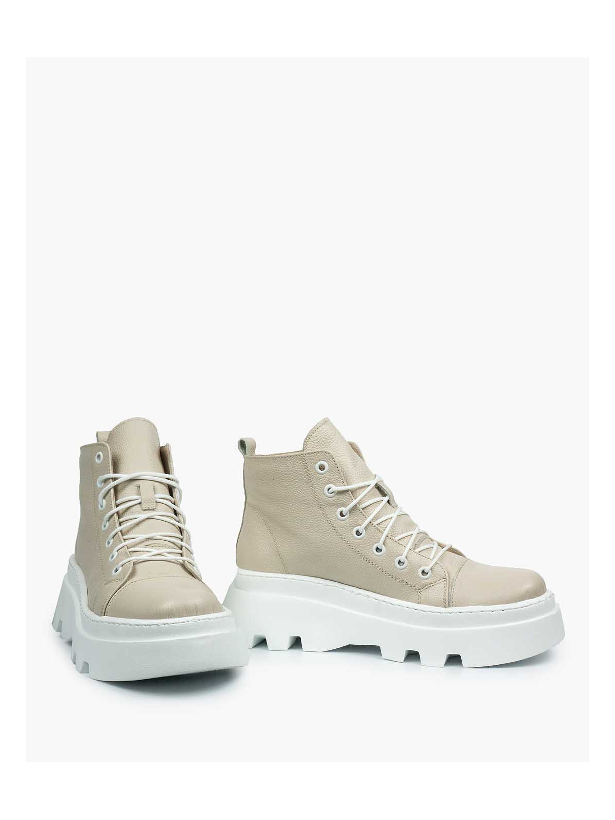 Beżowe trapery damskie skórzane