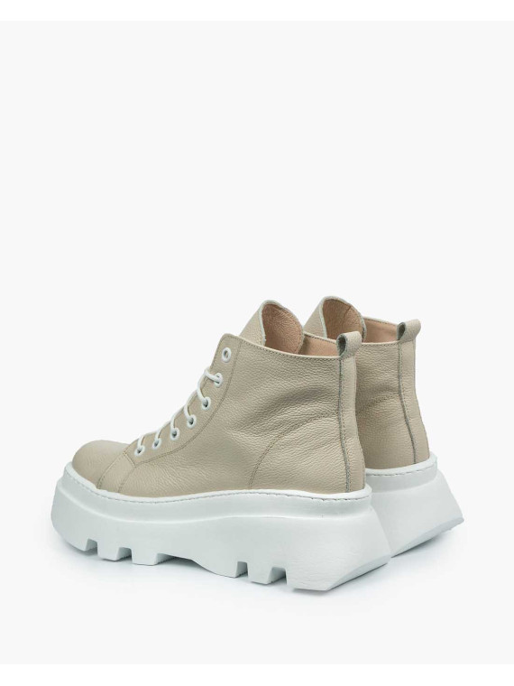 Beżowe trapery damskie skórzane