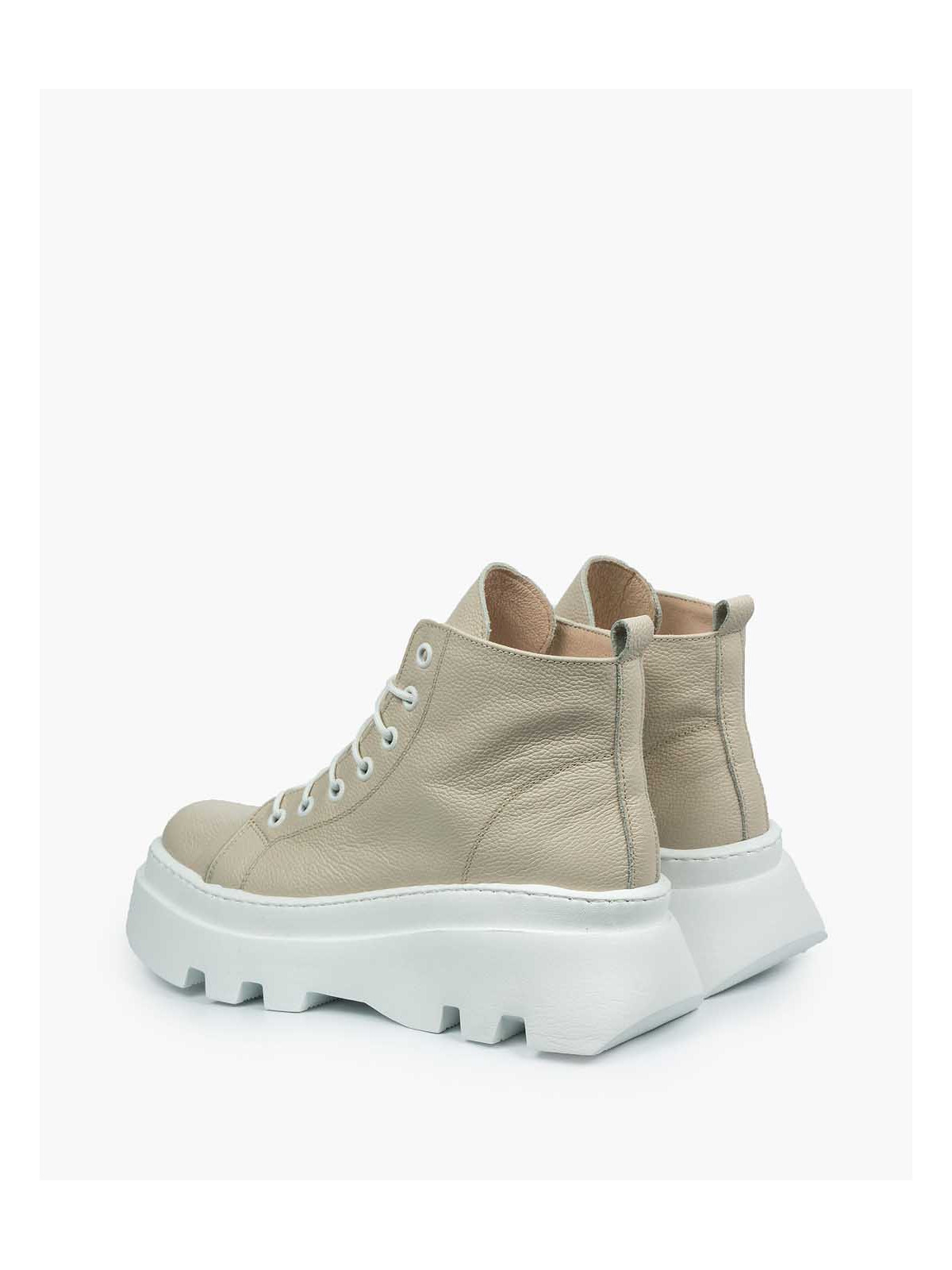 Beżowe trapery damskie skórzane