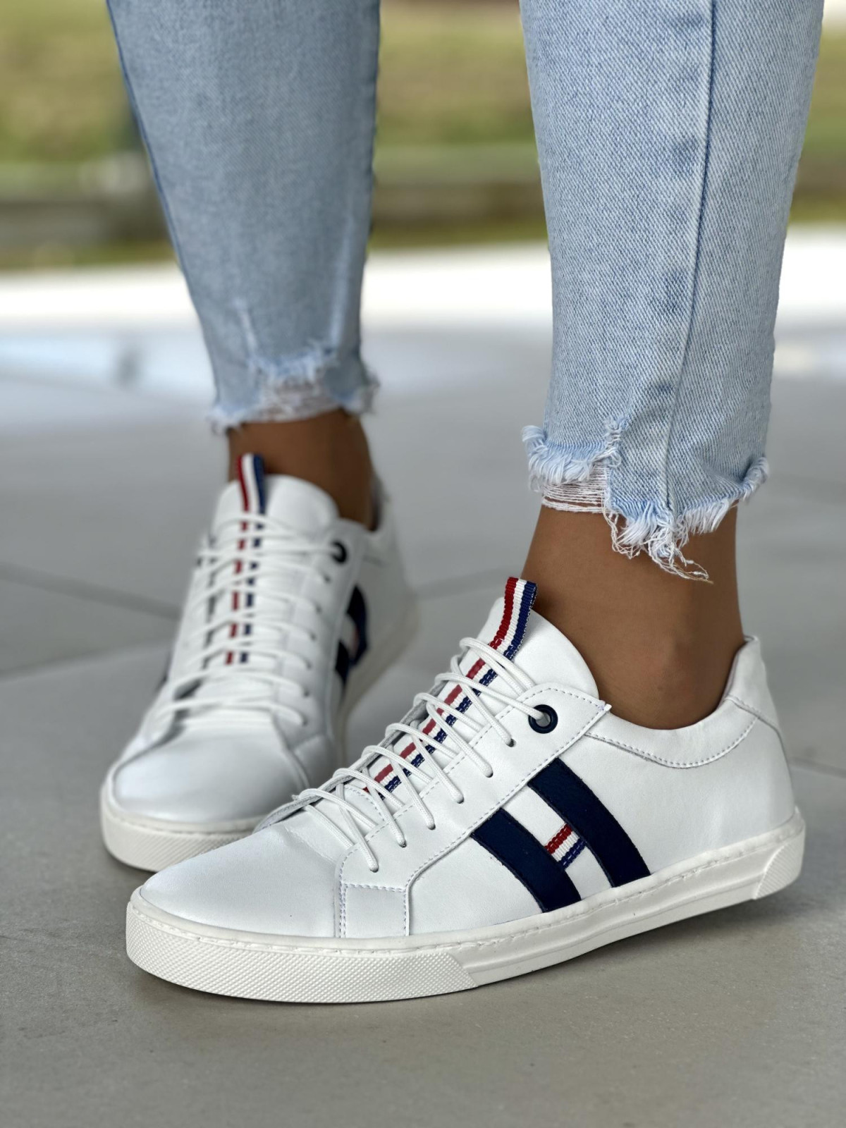 Białe trampki damskie skórzane