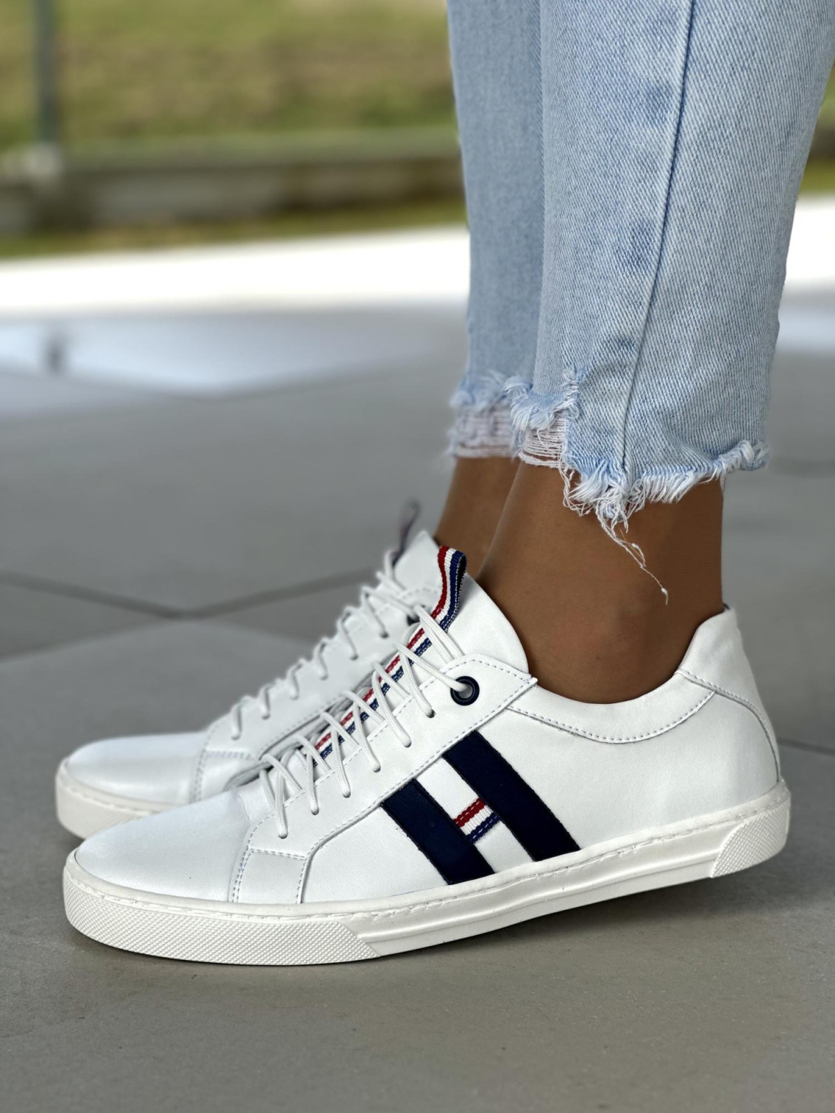 Białe trampki damskie skórzane