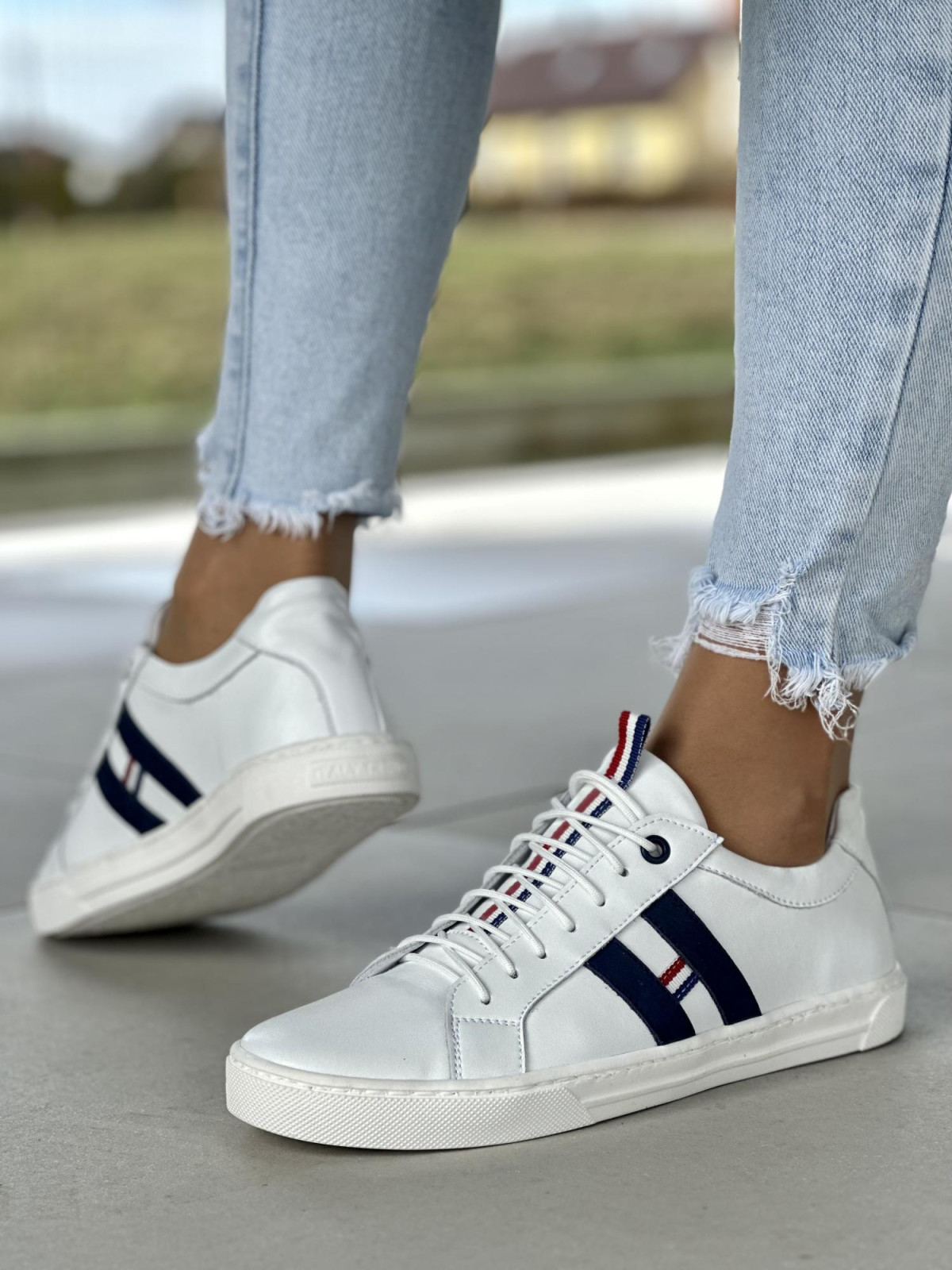 Białe trampki damskie skórzane