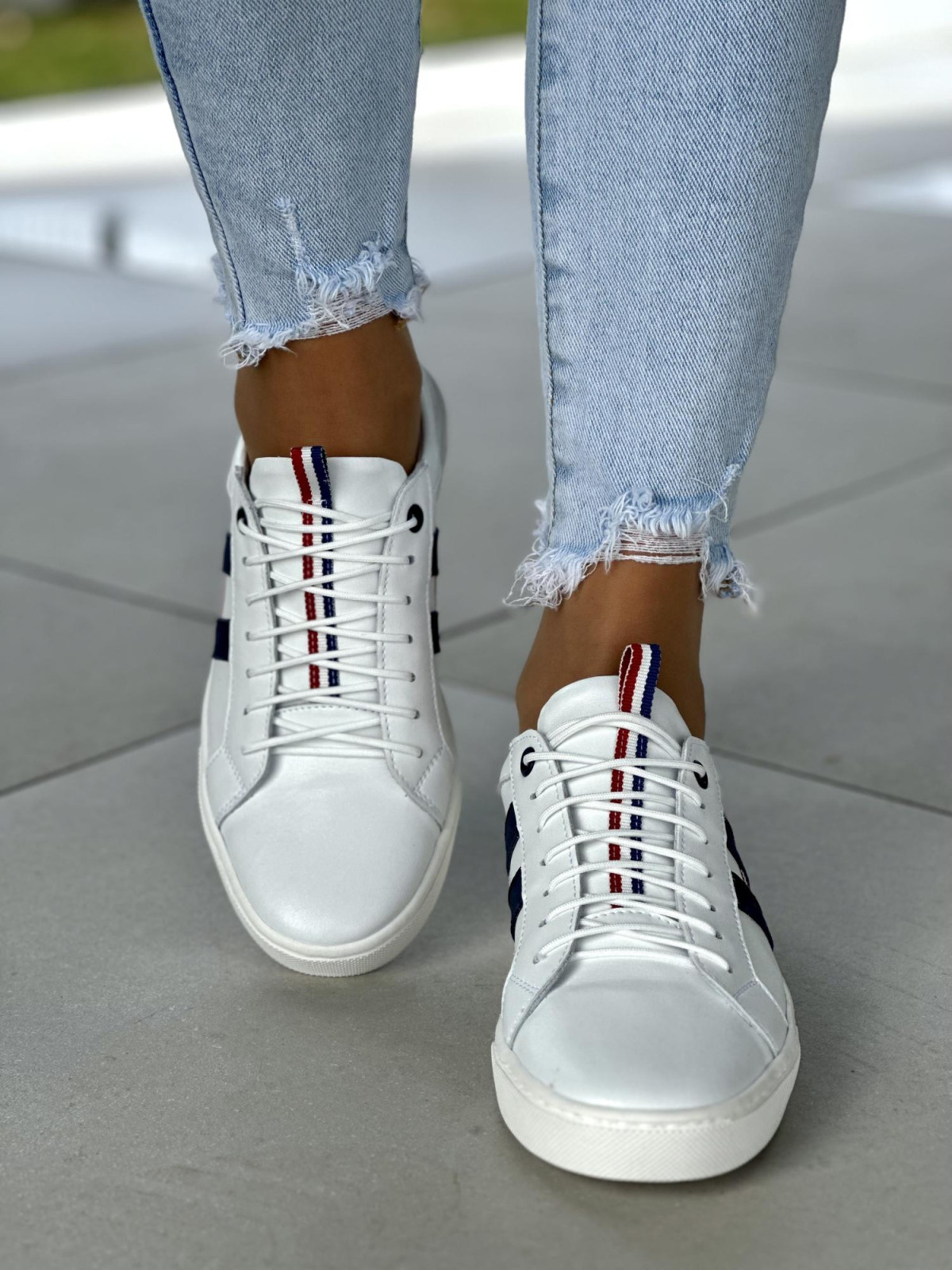 Białe trampki damskie skórzane