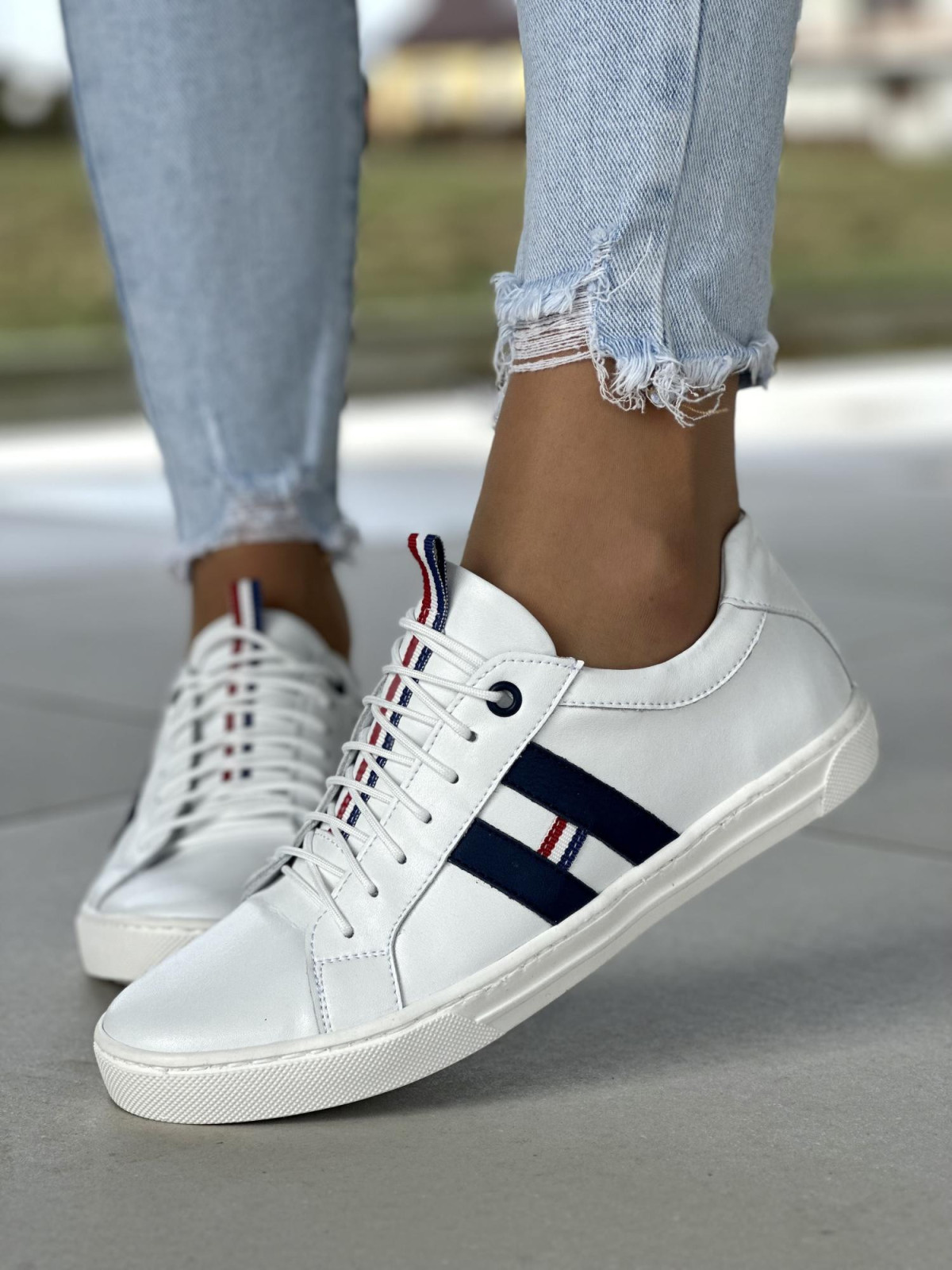 Białe trampki damskie skórzane