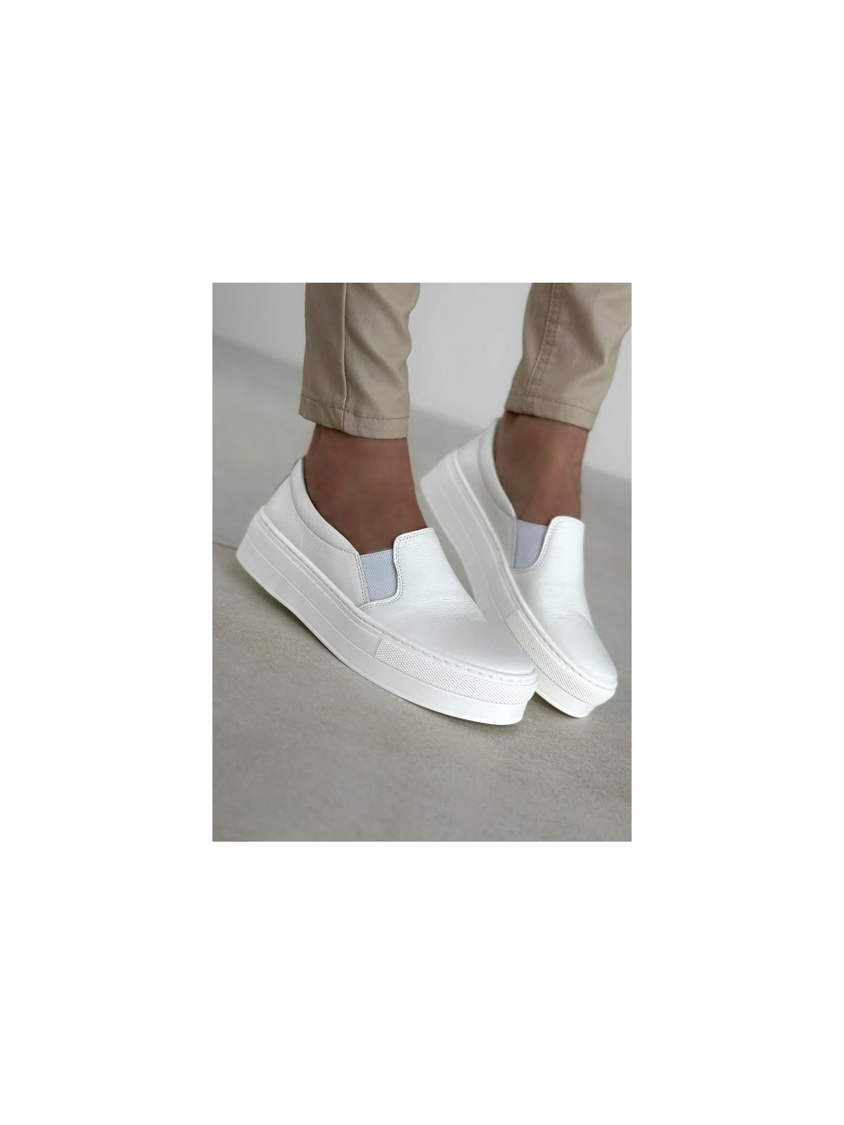 Białe półbuty damskie skórzane