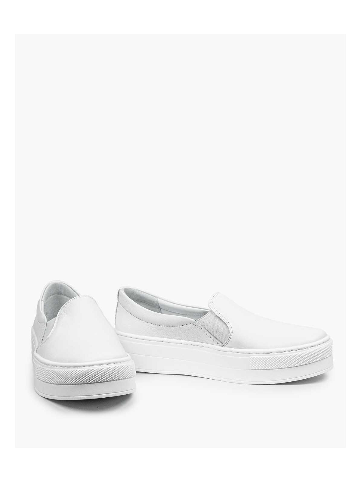 Białe półbuty damskie skórzane