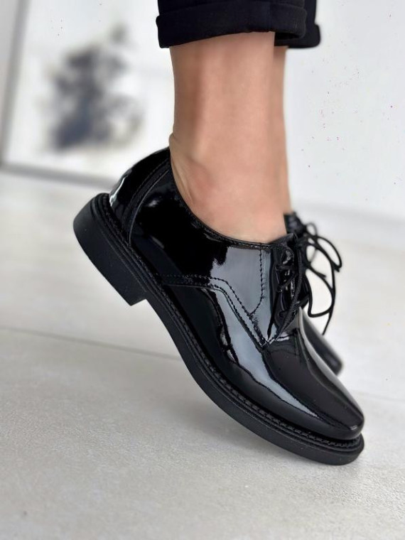 Czarne półbuty damskie skórzane