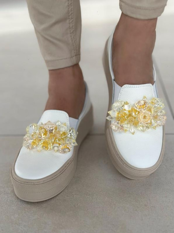 Białe półbuty damskie skórzane