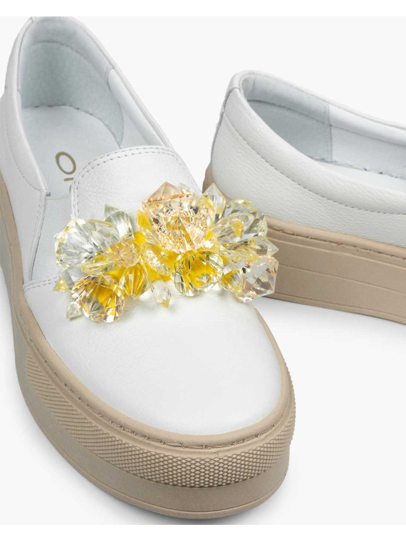 Białe półbuty damskie skórzane