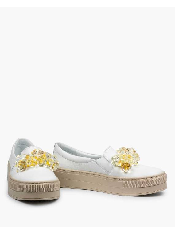 Białe półbuty damskie skórzane