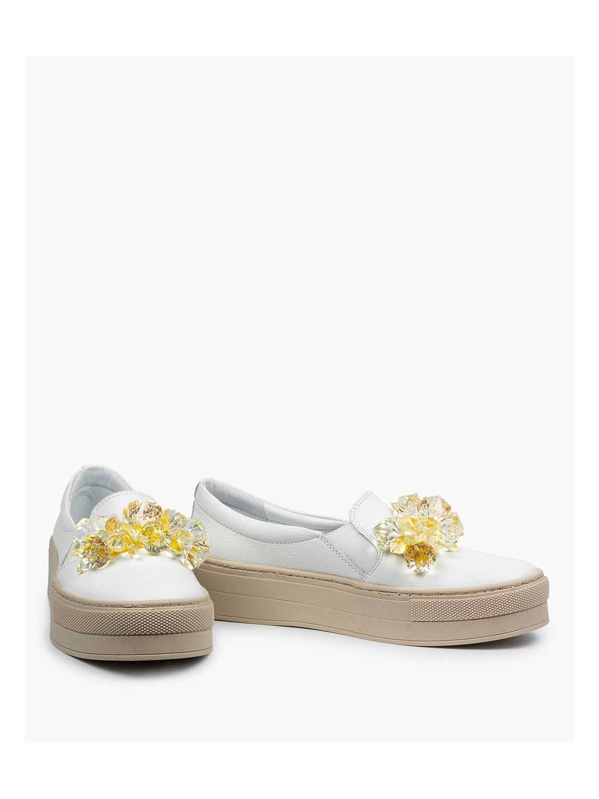 Białe półbuty damskie skórzane