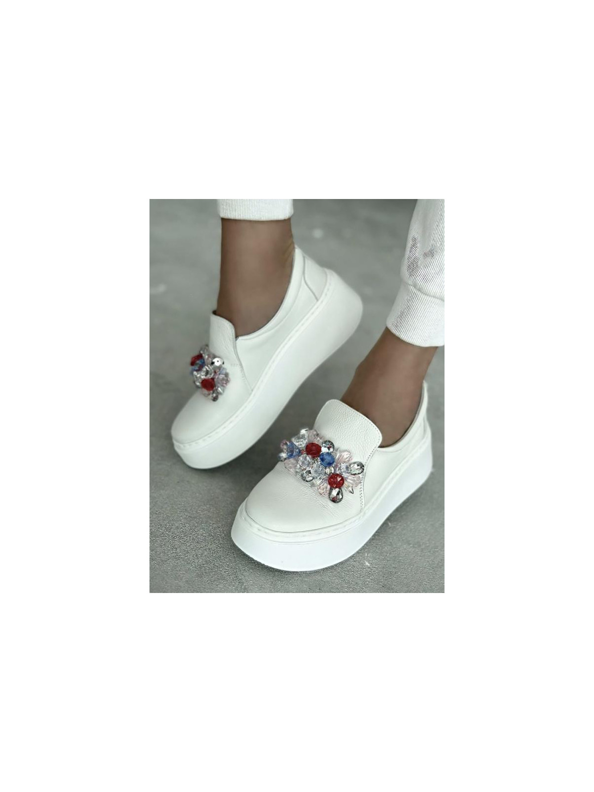 Białe półbuty damskie skórzane