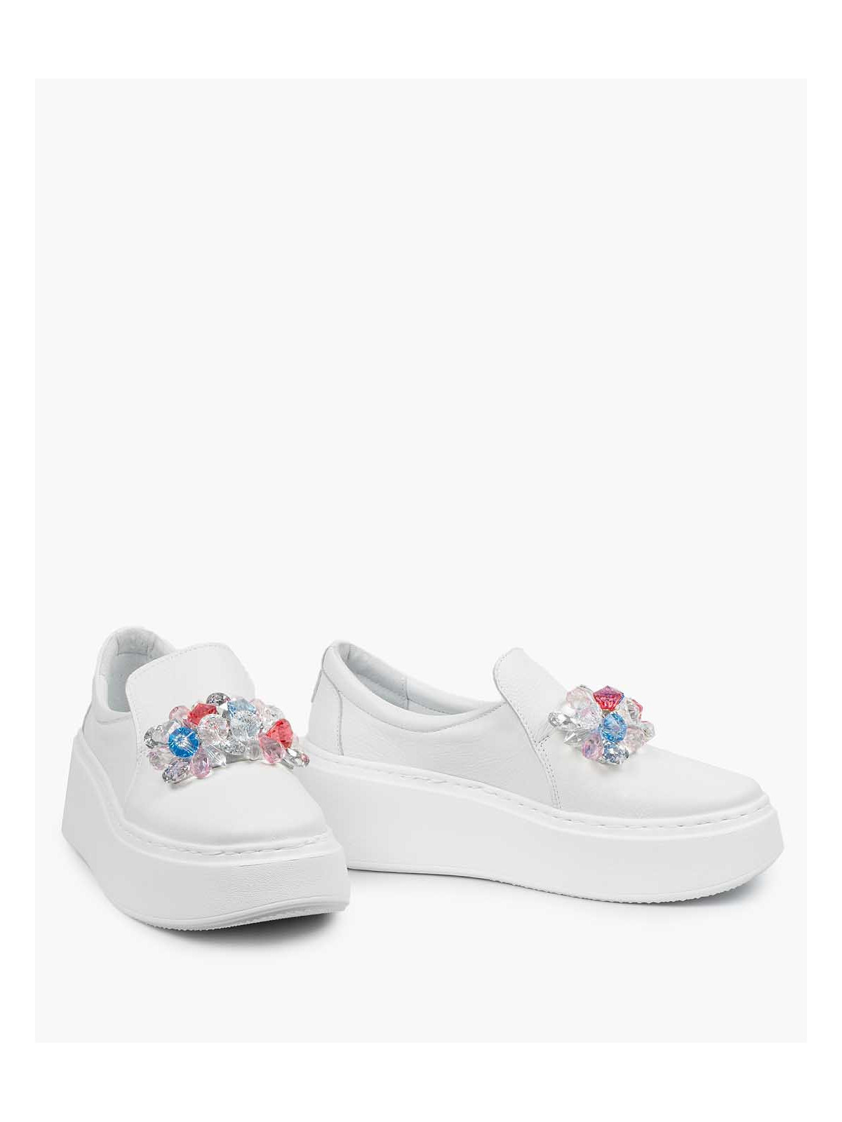 Białe półbuty damskie skórzane