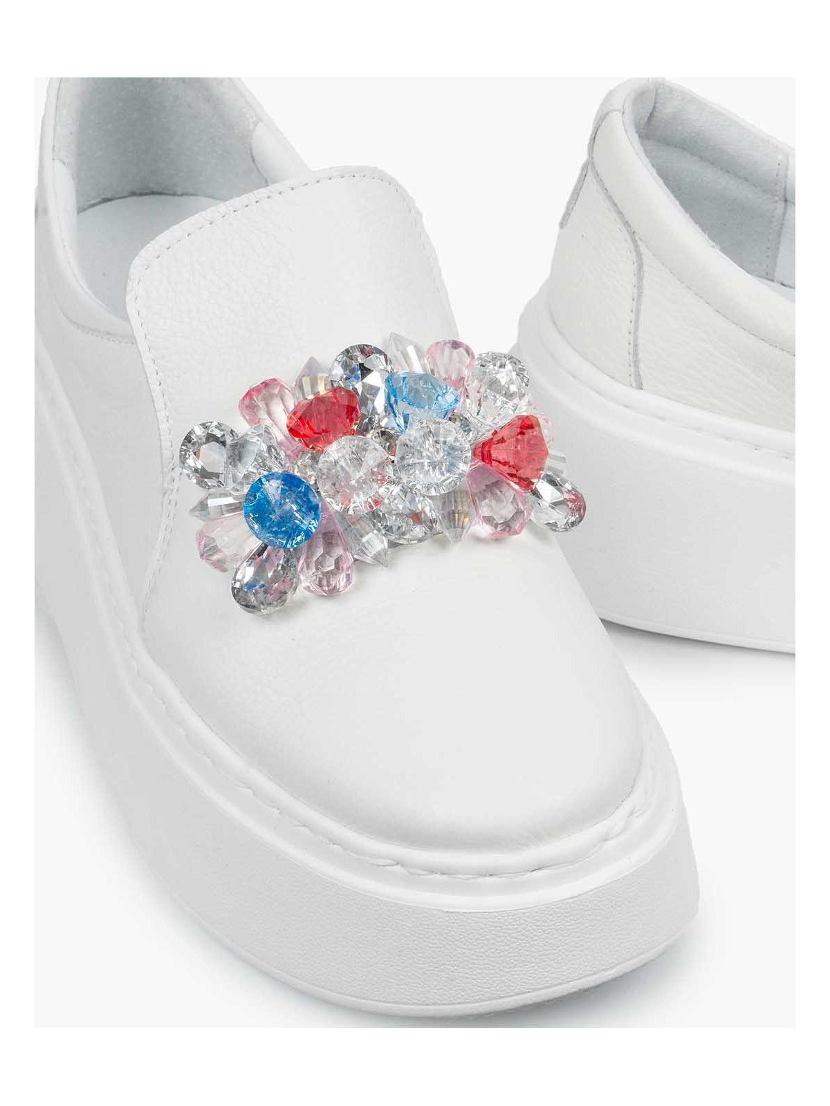 Białe półbuty damskie skórzane