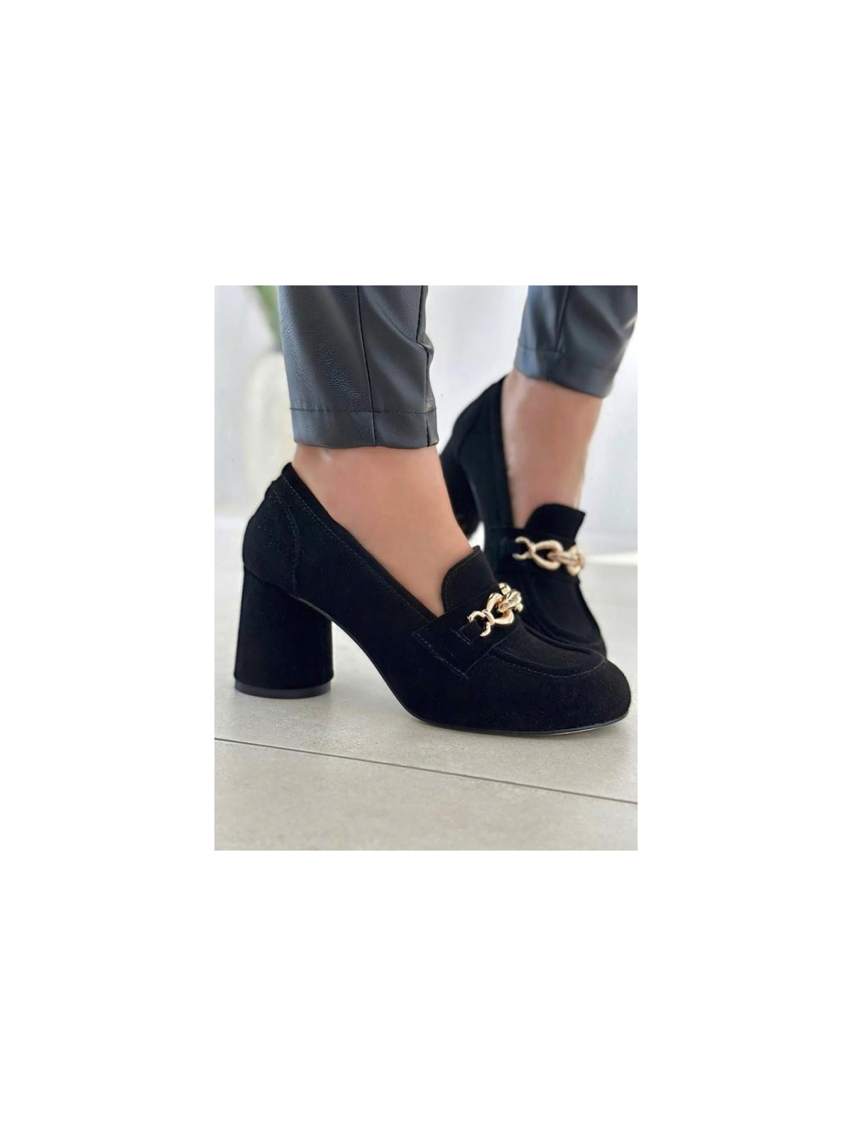 Czarne półbuty damskie skórzane