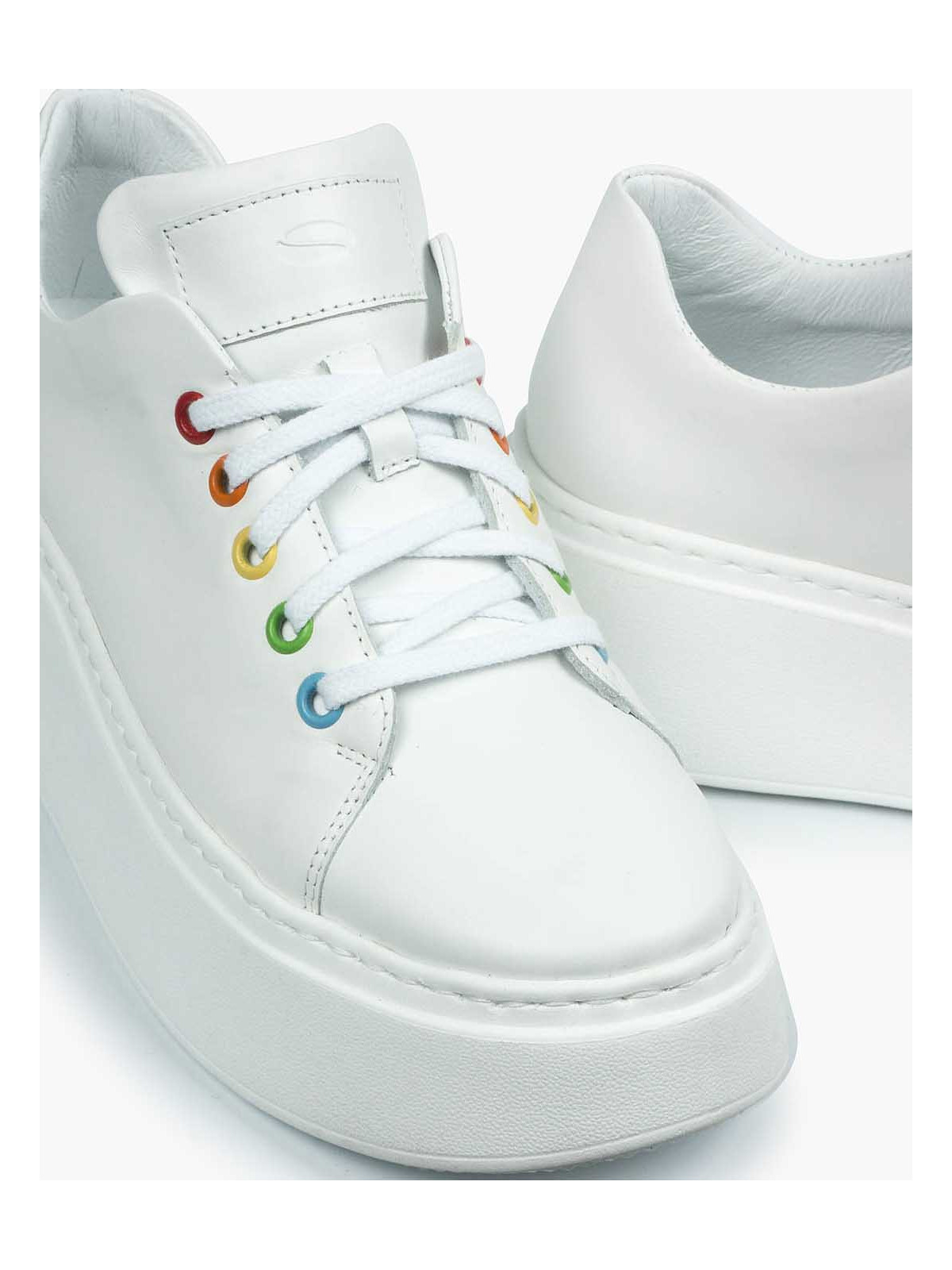 Białe trampki damskie skórzane