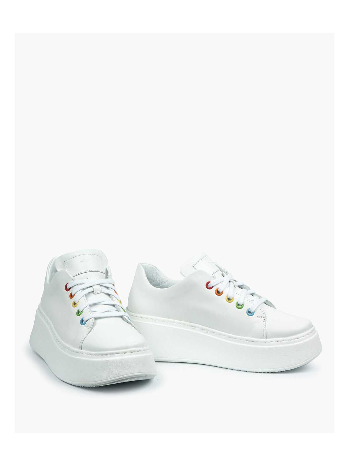 Białe trampki damskie skórzane