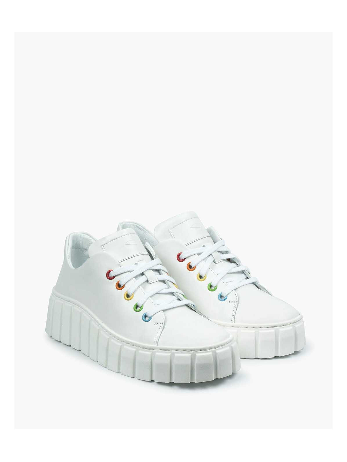 Białe trampki damskie skórzane