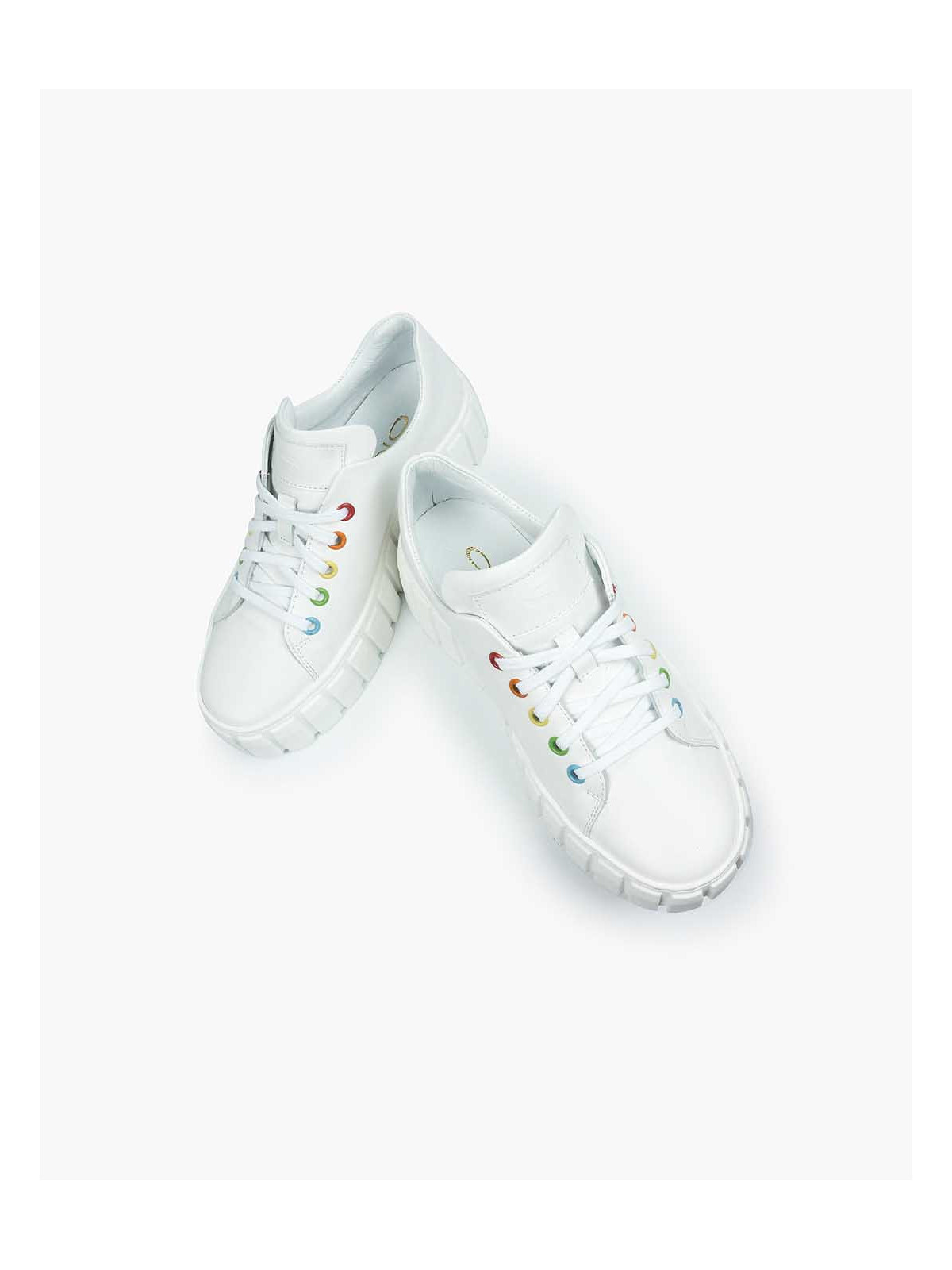 Białe trampki damskie skórzane