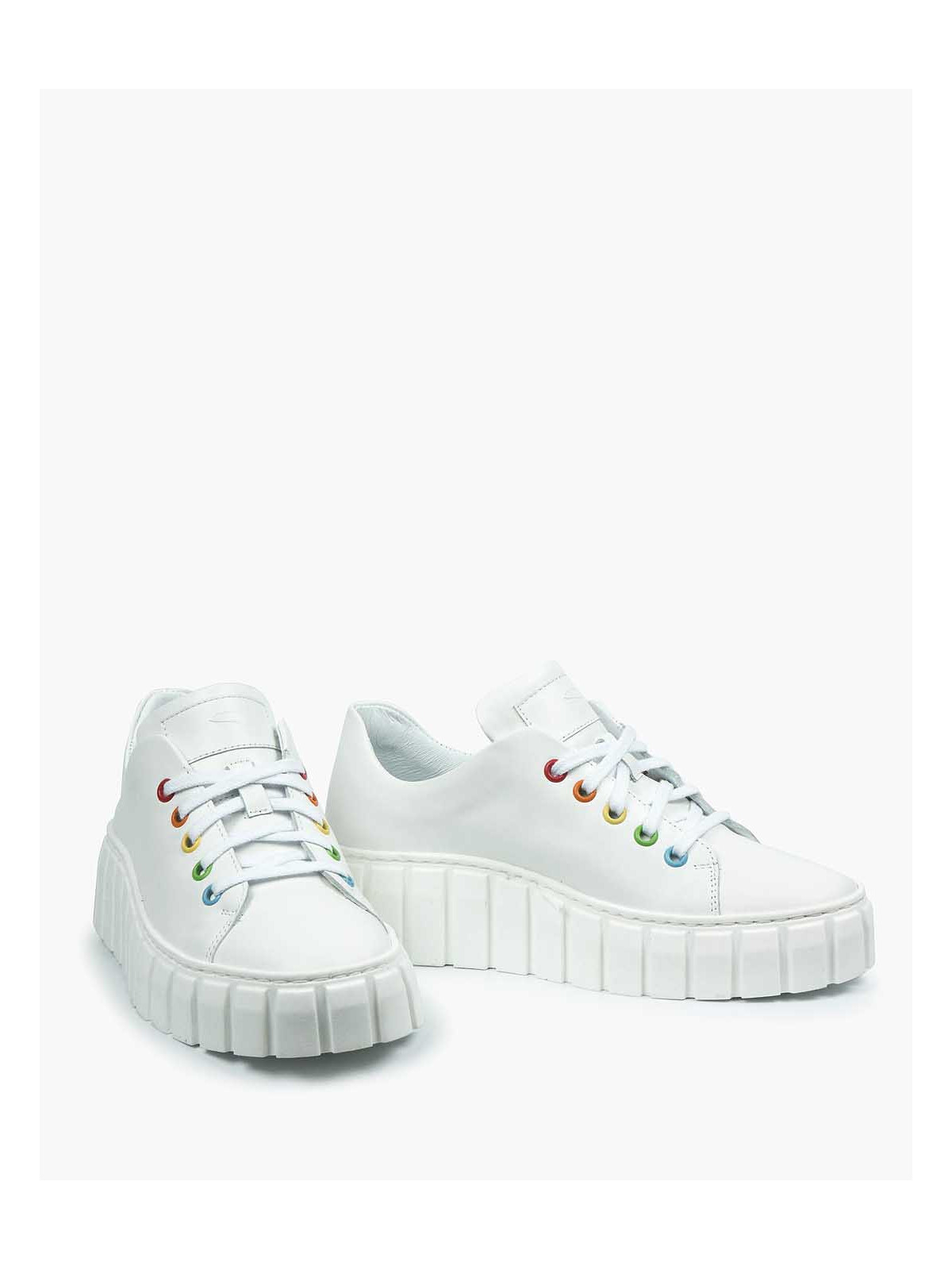 Białe trampki damskie skórzane