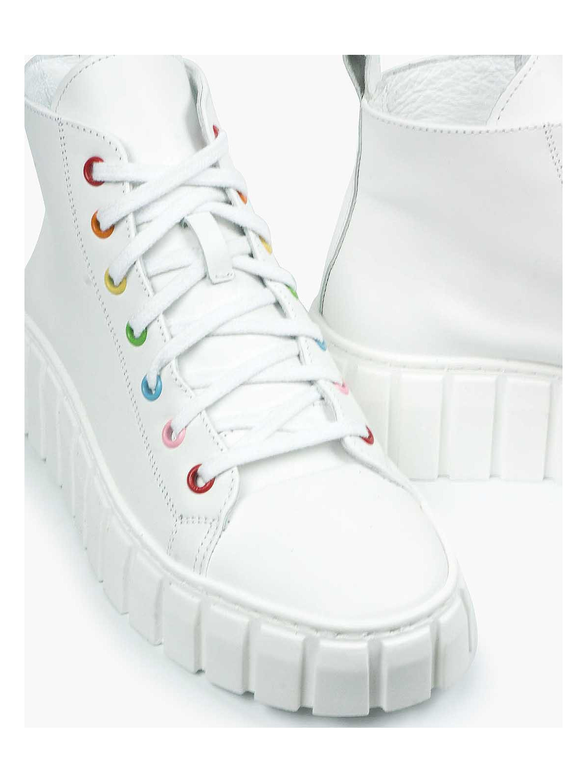 Białe trampki damskie skórzane