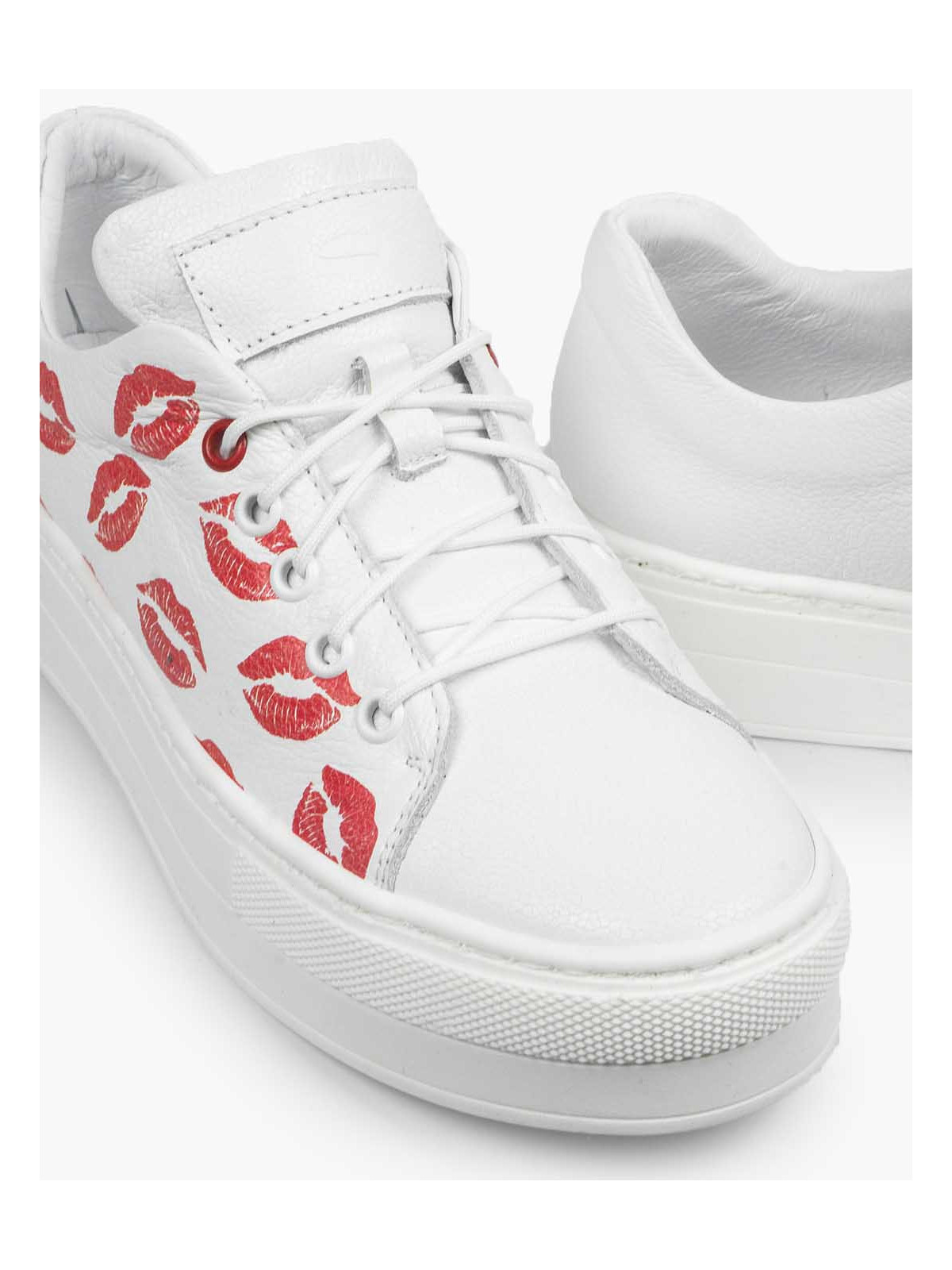 Białe trampki damskie skórzane