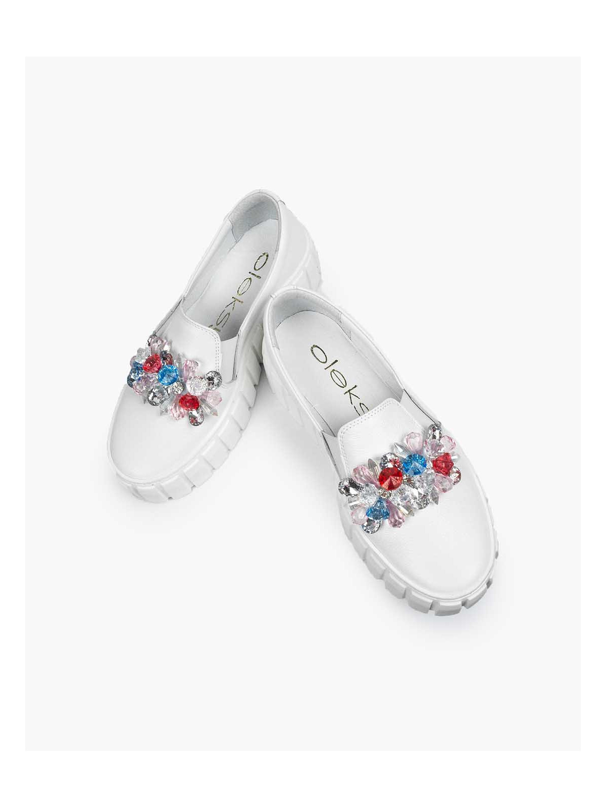 Białe półbuty damskie skórzane