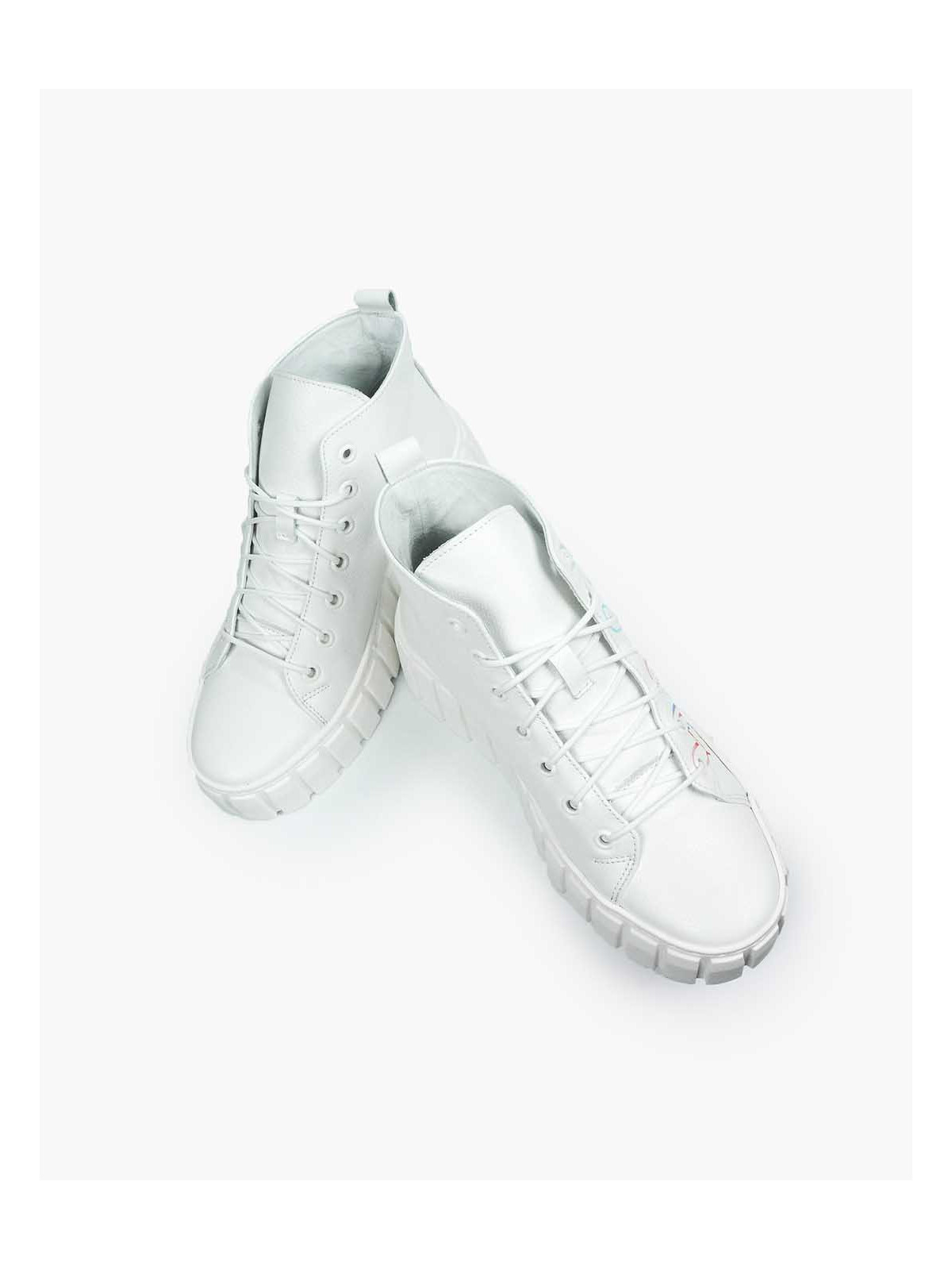 Białe trampki damskie skórzane