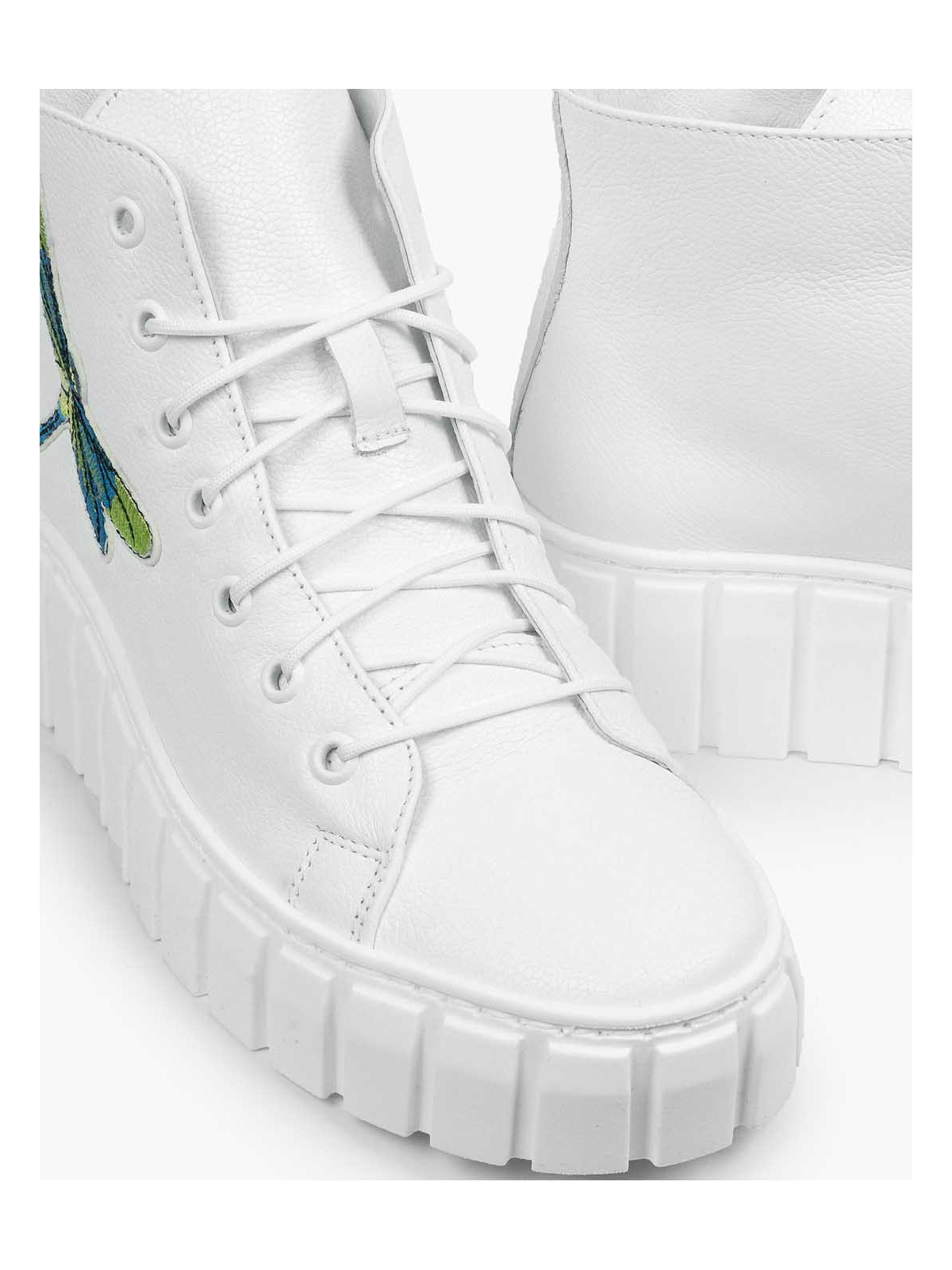 Białe trampki damskie skórzane