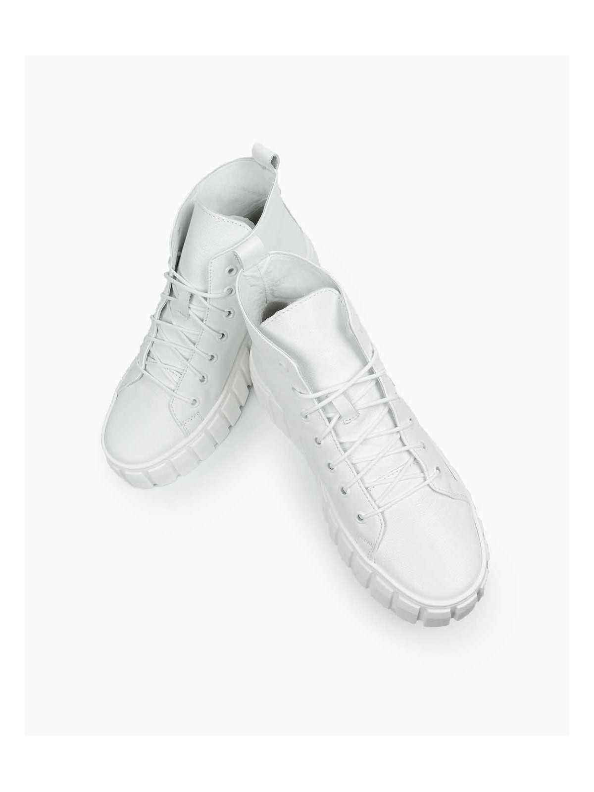 Białe trampki damskie skórzane