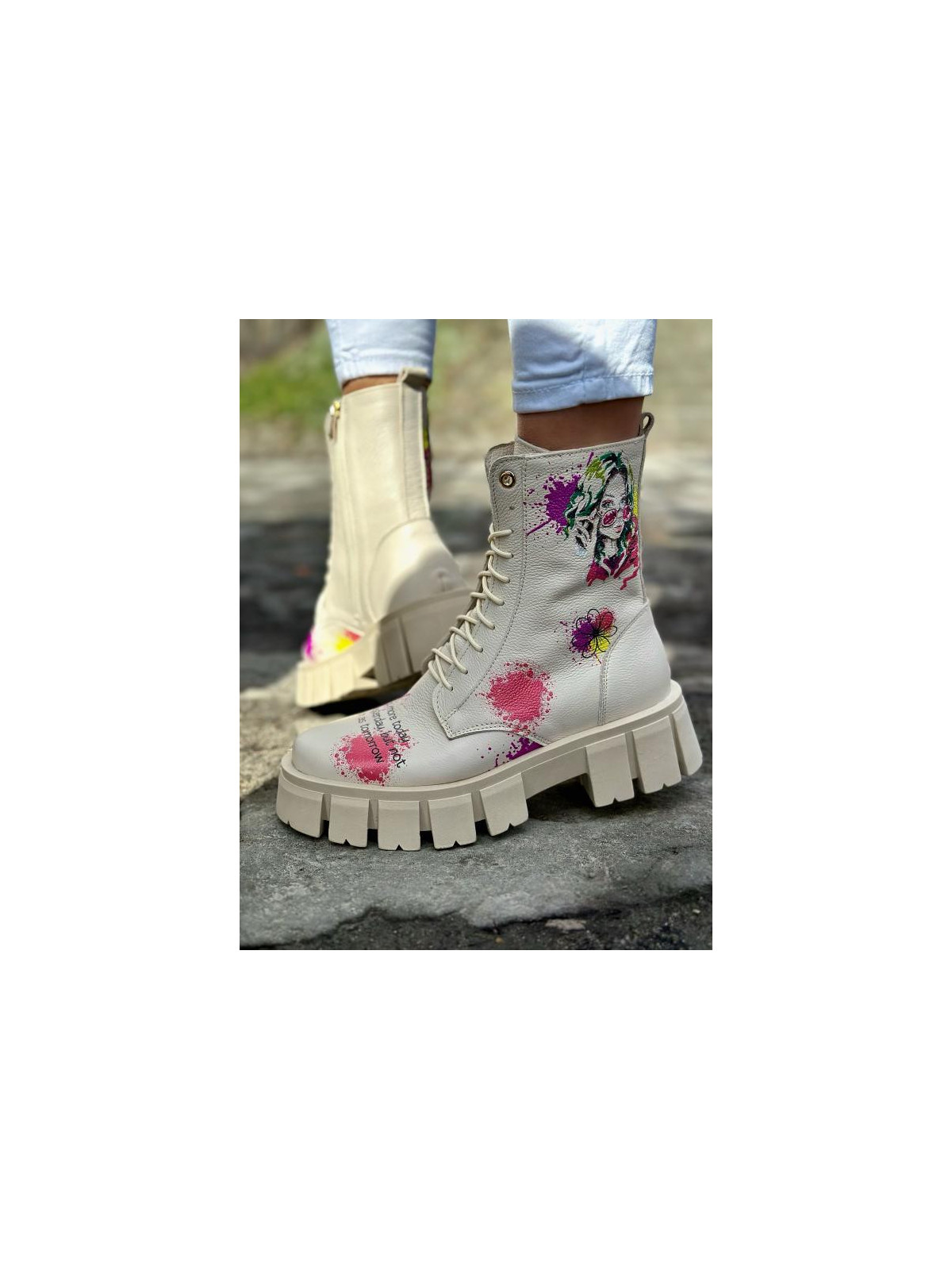 Beżowe trapery damskie skórzane