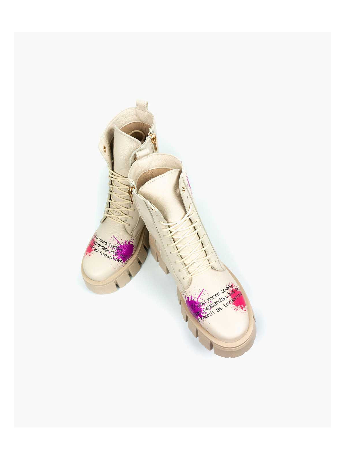 Beżowe trapery damskie skórzane