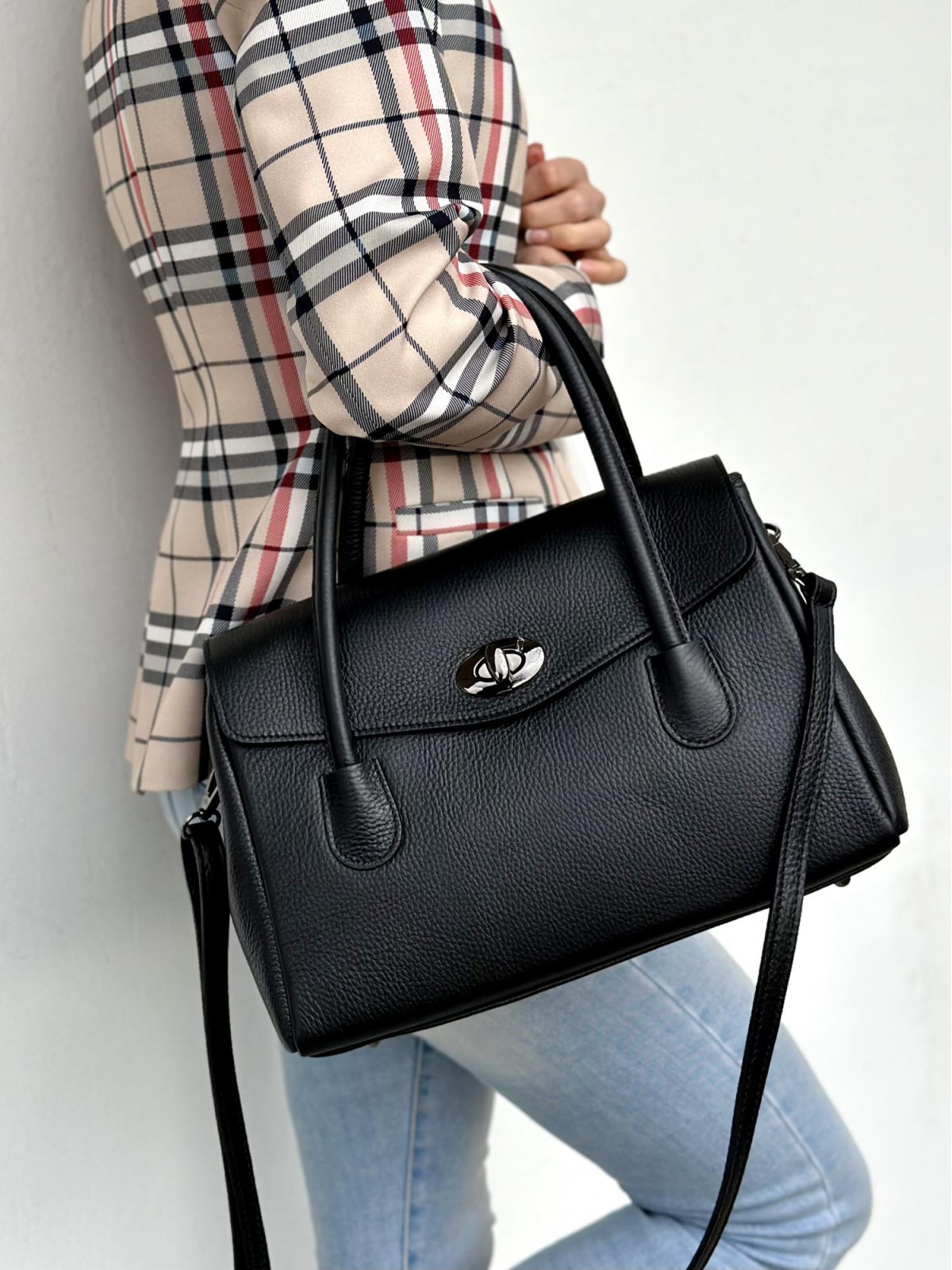 Czarna torebka damska skórzana