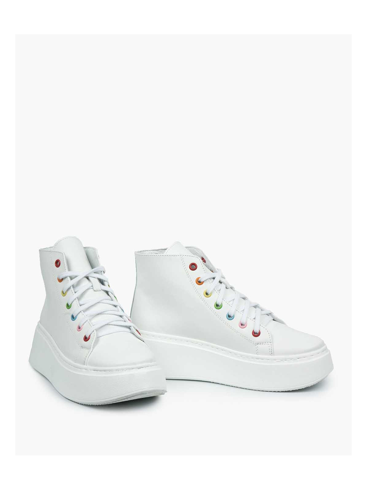 Białe trampki damskie skórzane