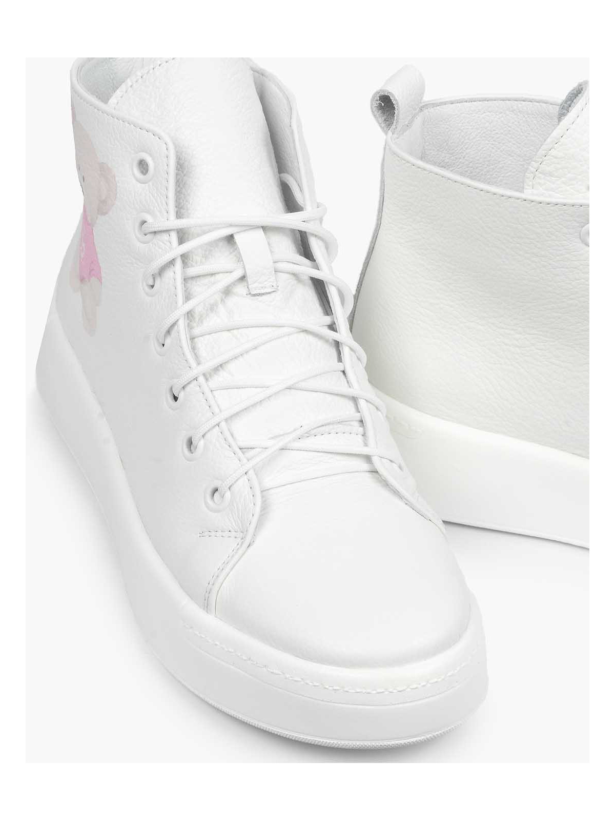 Białe trampki damskie skórzane