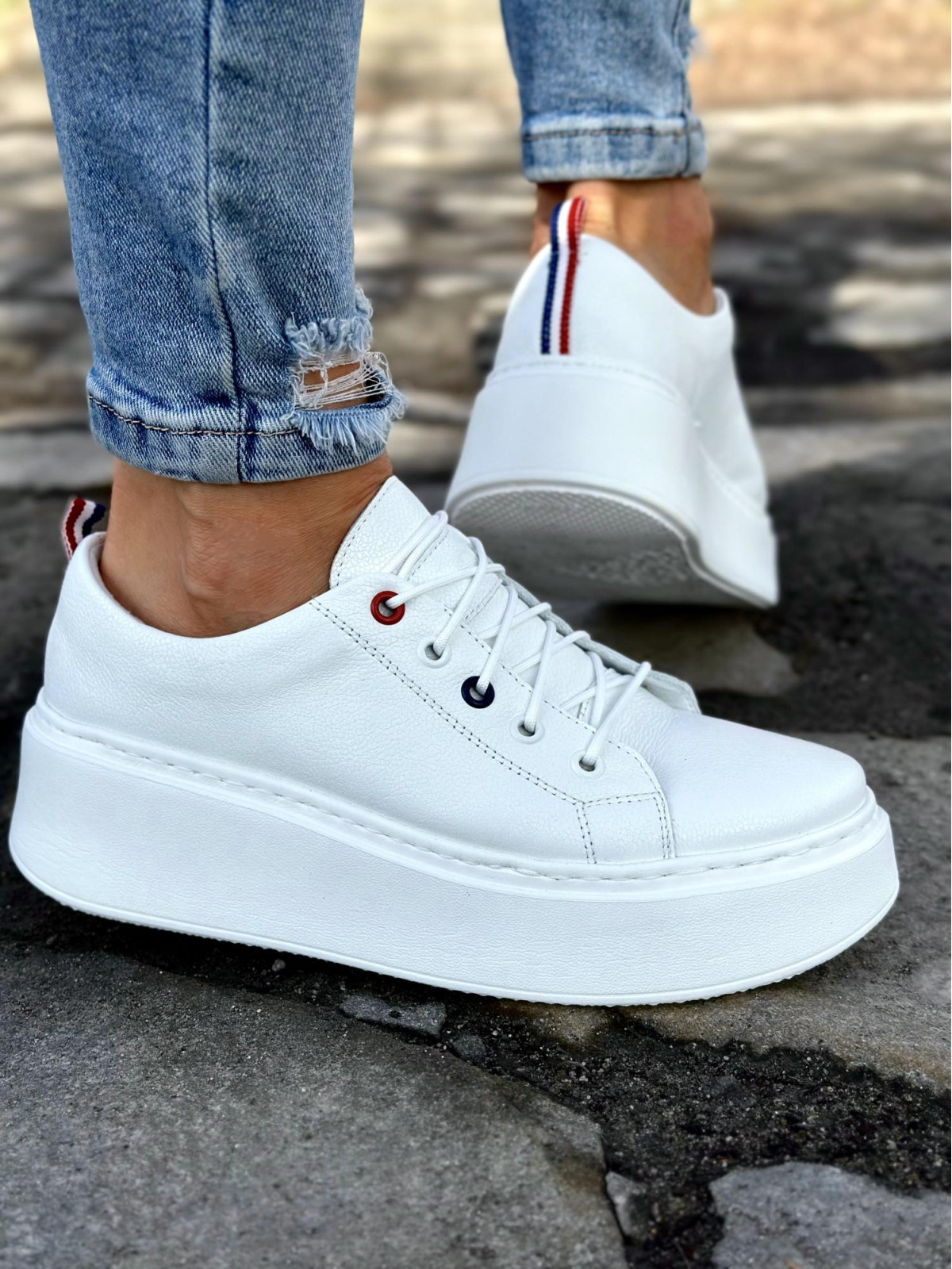 Białe trampki damskie skórzane