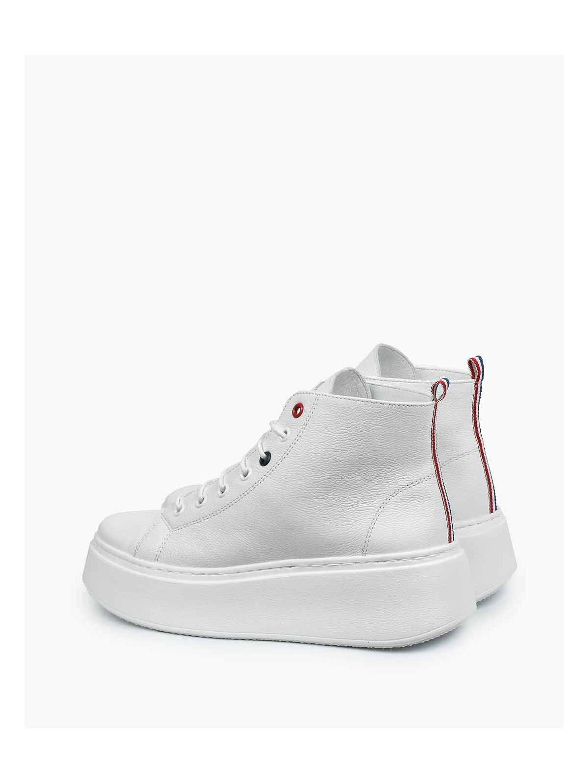 Białe trampki damskie skórzane