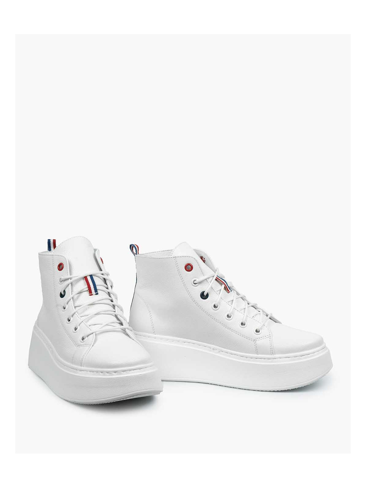 Białe trampki damskie skórzane