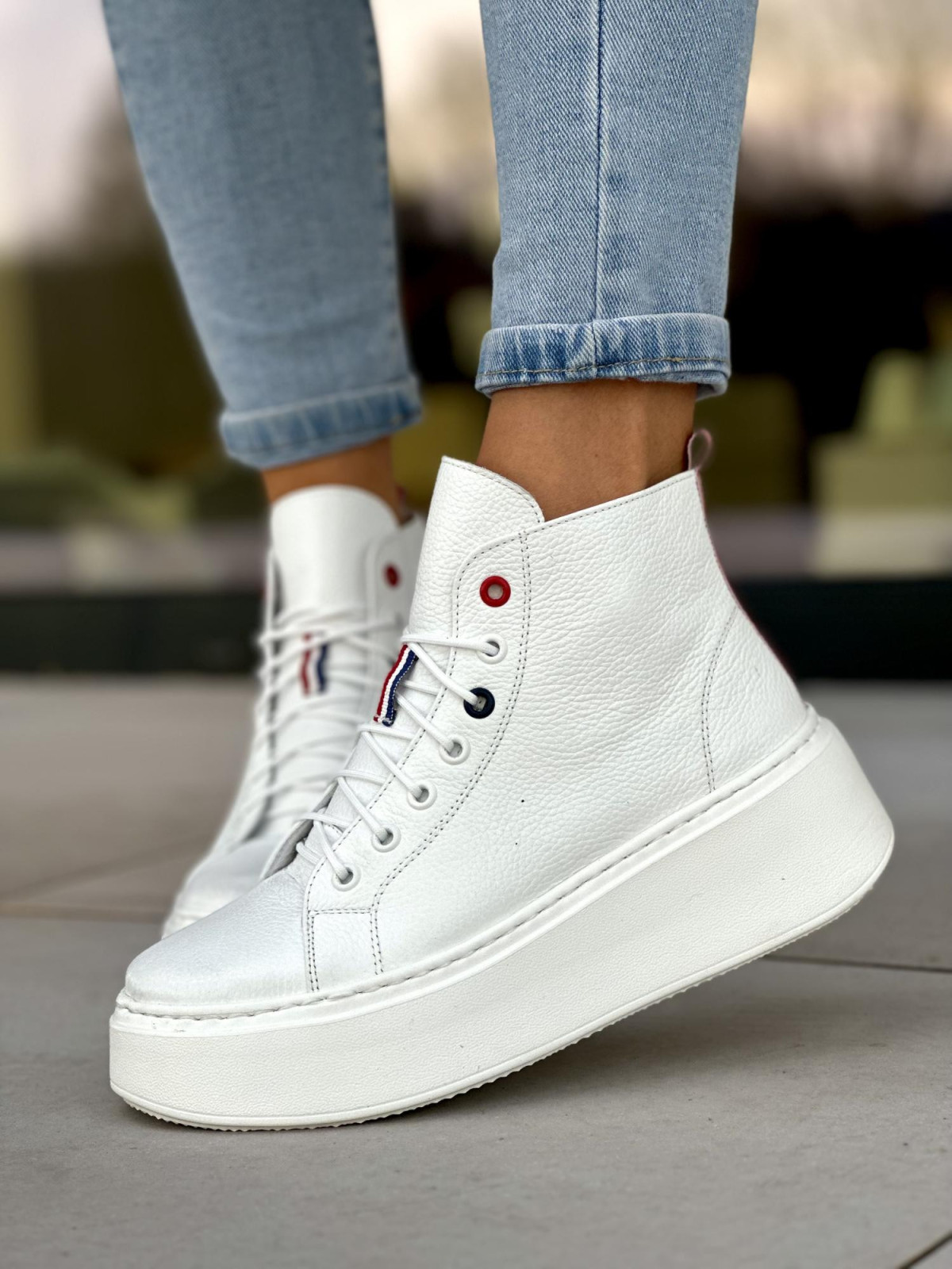 Białe trampki damskie skórzane