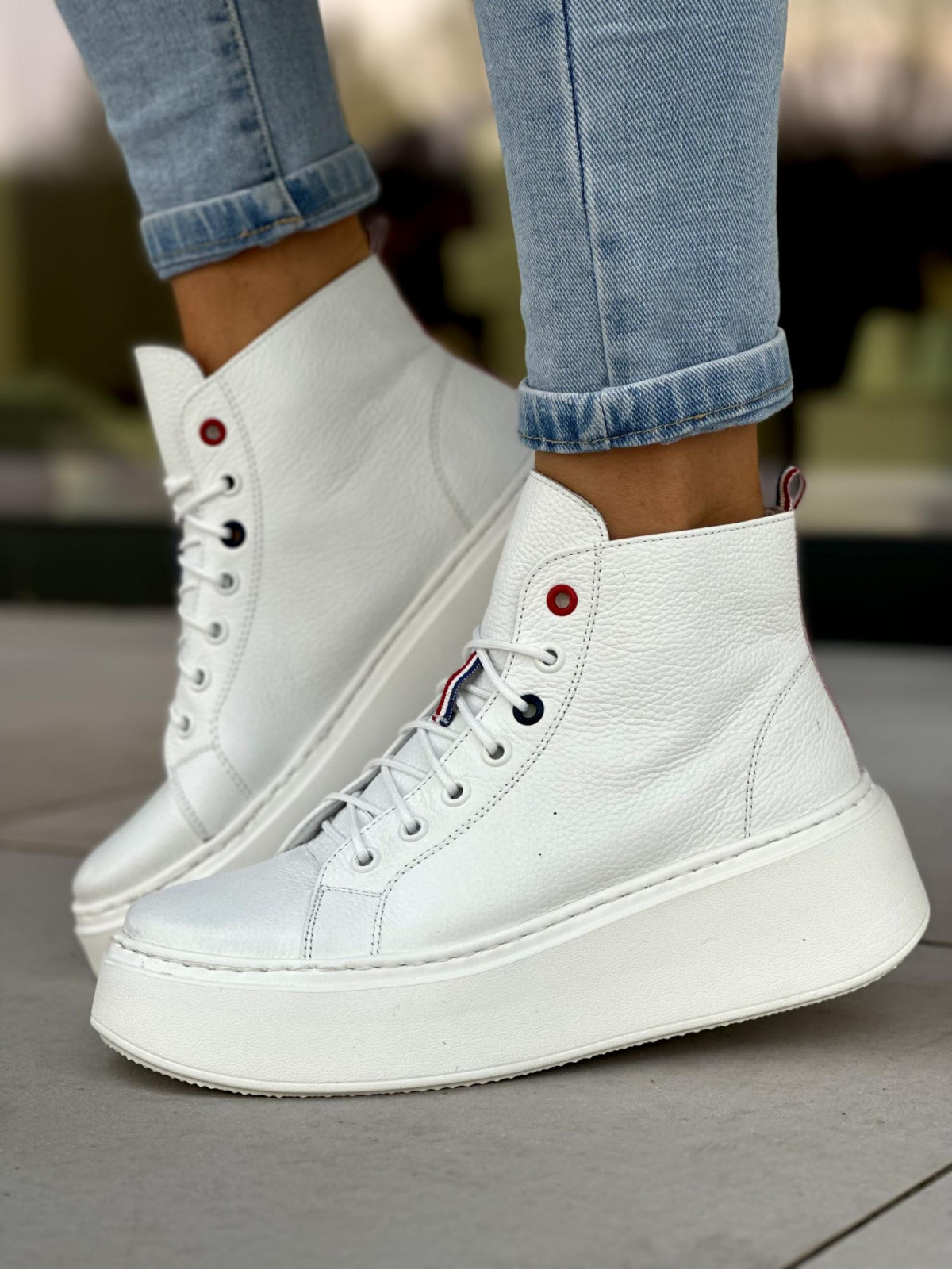 Białe trampki damskie skórzane