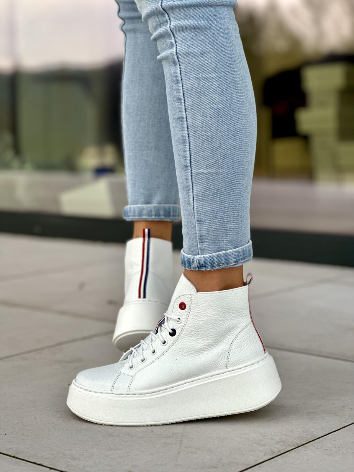 Białe trampki damskie skórzane