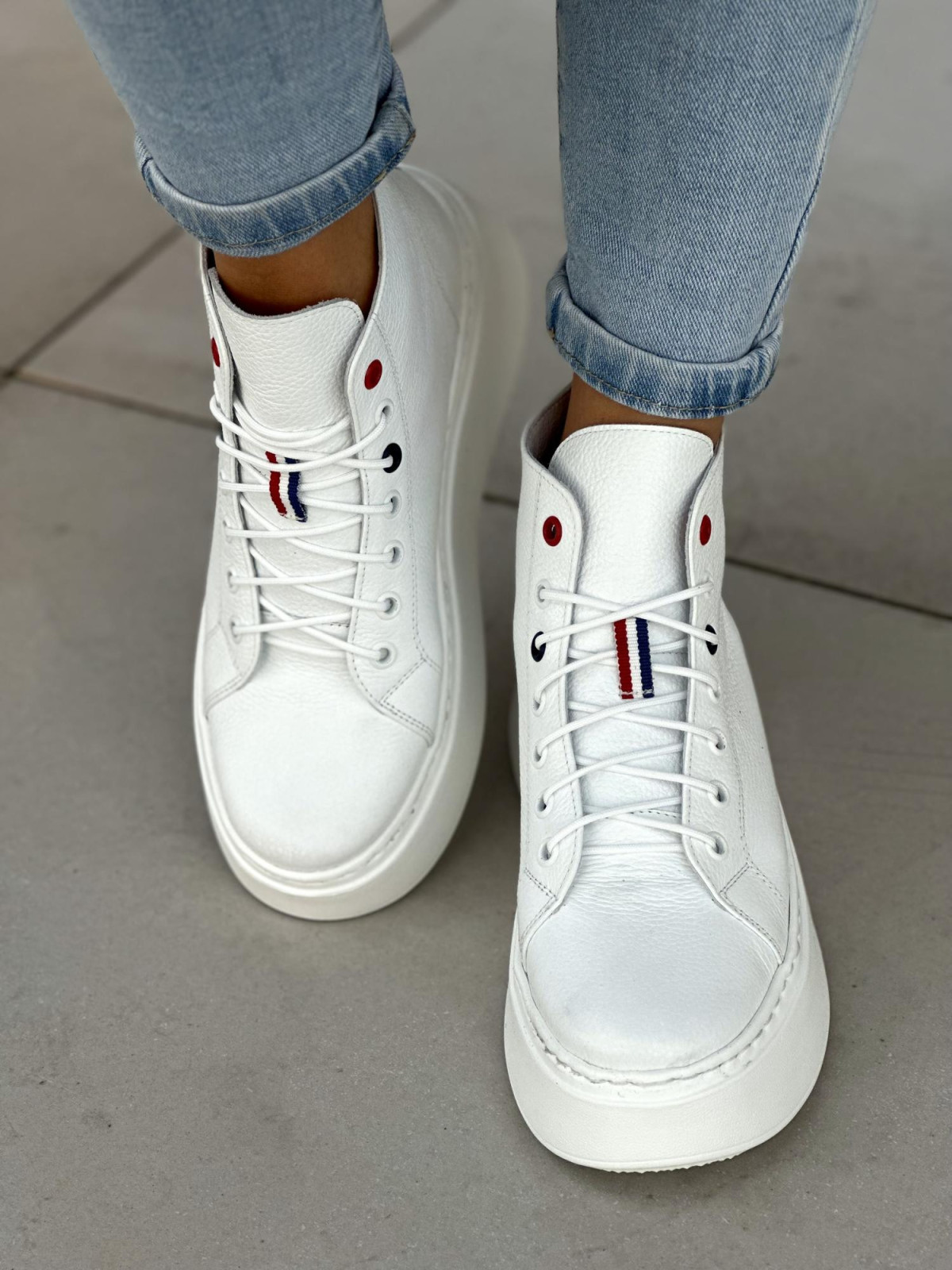 Białe trampki damskie skórzane