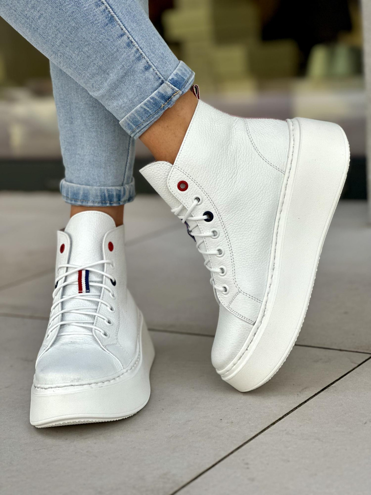 Białe trampki damskie skórzane